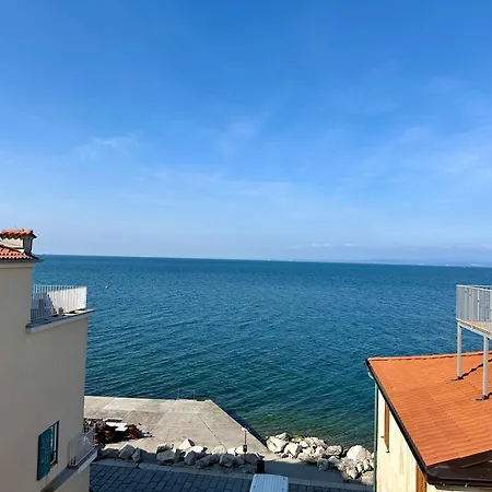 Old Galileo Terrace Apartment