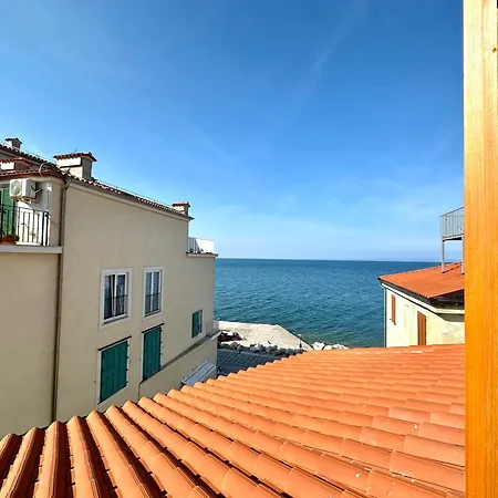 Lägenhet Old Galileo Terrace Piran