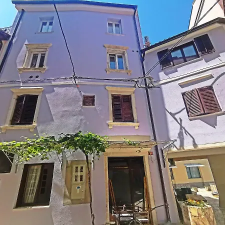 Old Galileo Terrace Apartment *